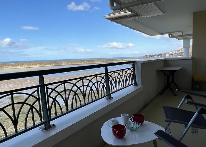 Avec Piscine Et Parking, 2 Pieces A Port-guillaume - Fr-1-487-347