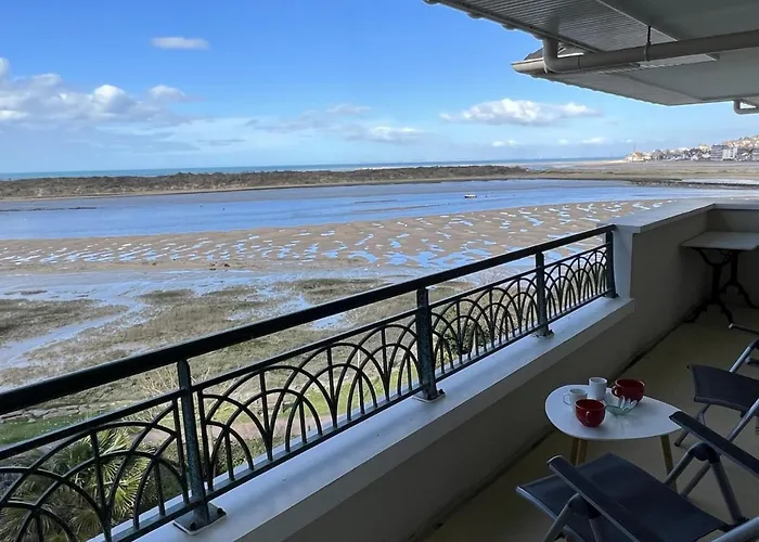 Avec Piscine Et Parking, 2 Pieces A Port-guillaume - Fr-1-487-347 Daire *