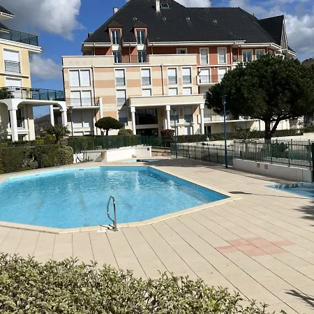 Avec Piscine Et Parking, 2 Pieces A Port-guillaume - Fr-1-487-347 * Dives-sur-Mer