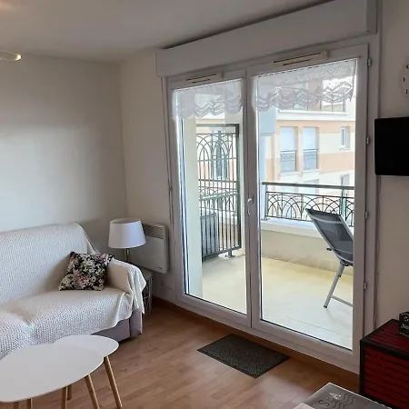 Avec Piscine Et Parking, 2 Pieces A Port-guillaume - Fr-1-487-347 Dives-sur-Mer