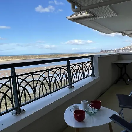 Avec Piscine Et Parking, 2 Pieces A Port-guillaume - Fr-1-487-347